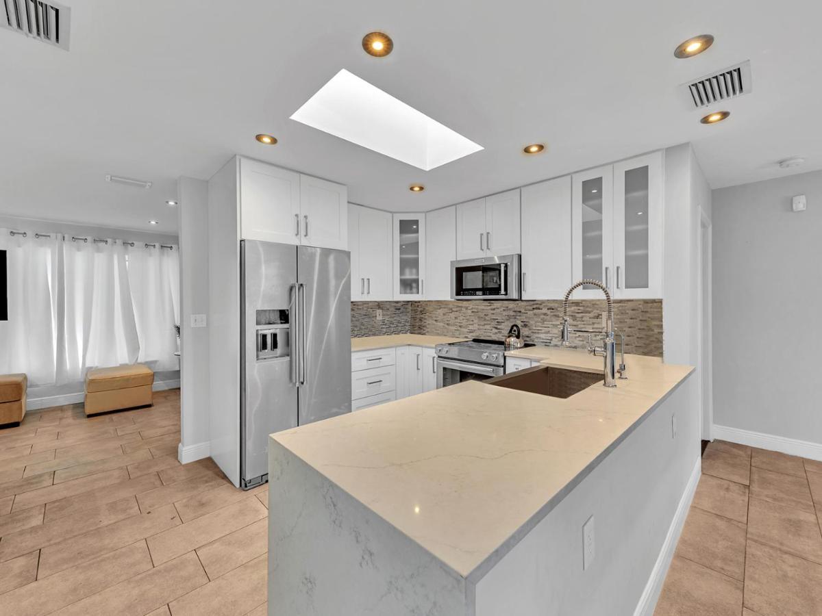 Supervilla - 3Br/2Ba - Pool - Walk To Beach ハリウッド エクステリア 写真