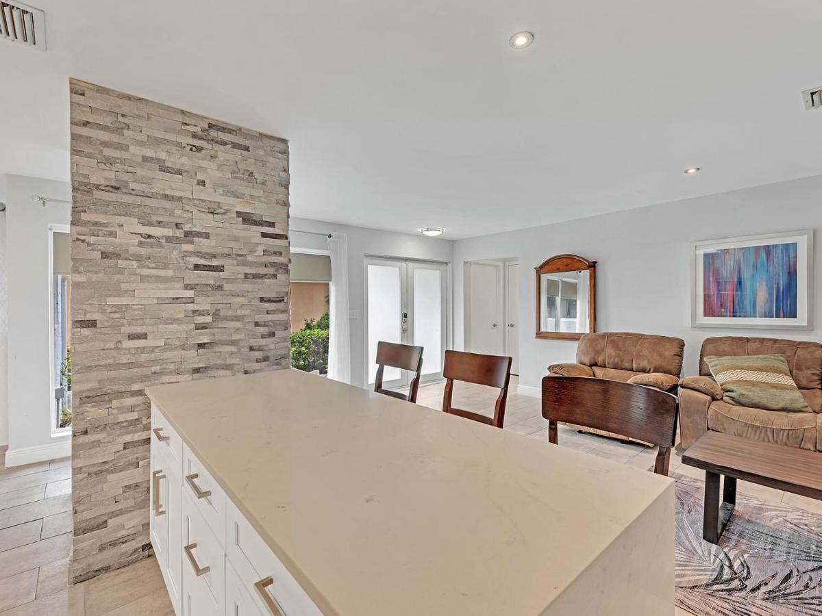 Supervilla - 3Br/2Ba - Pool - Walk To Beach ハリウッド エクステリア 写真