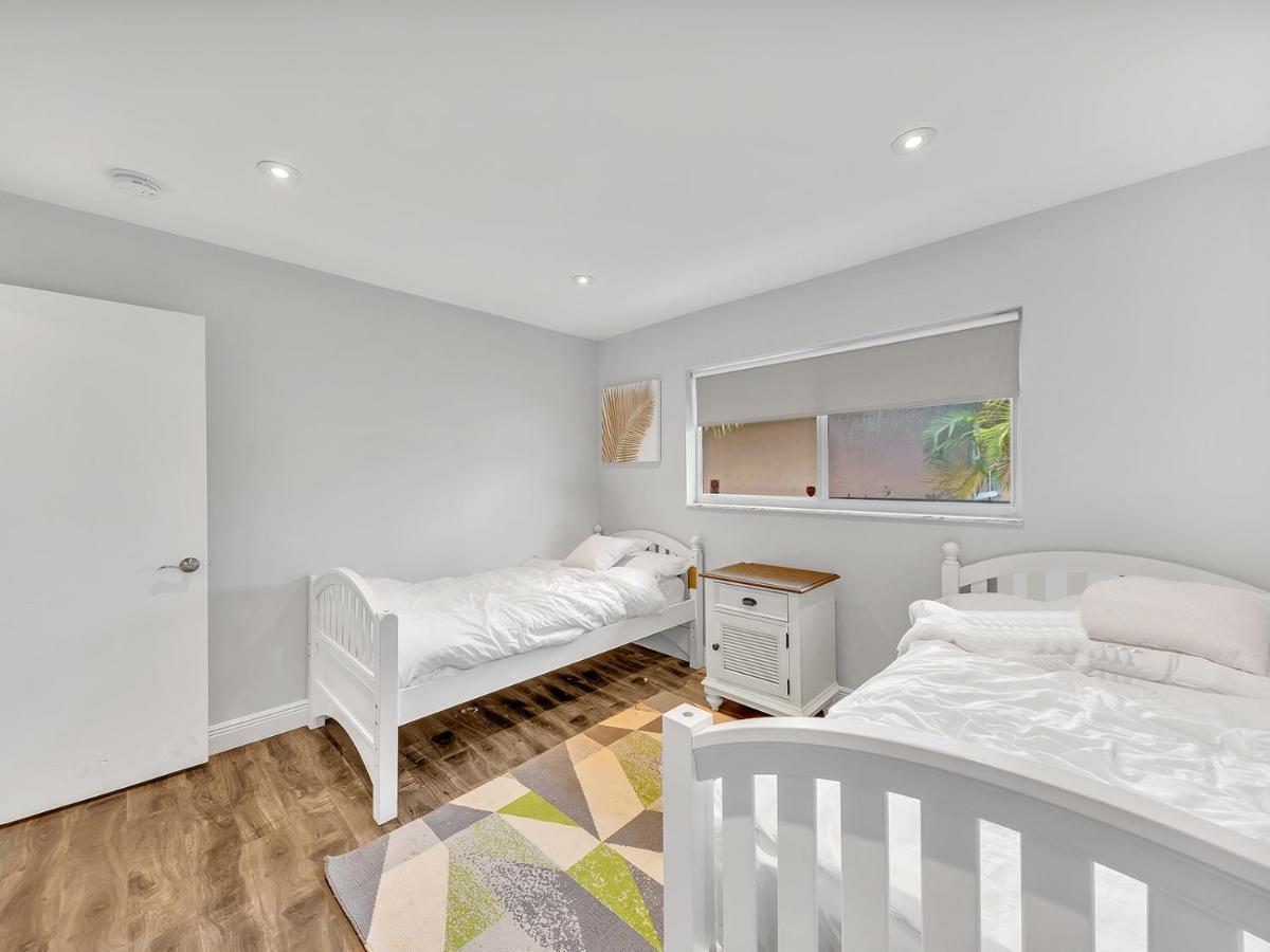 Supervilla - 3Br/2Ba - Pool - Walk To Beach ハリウッド エクステリア 写真