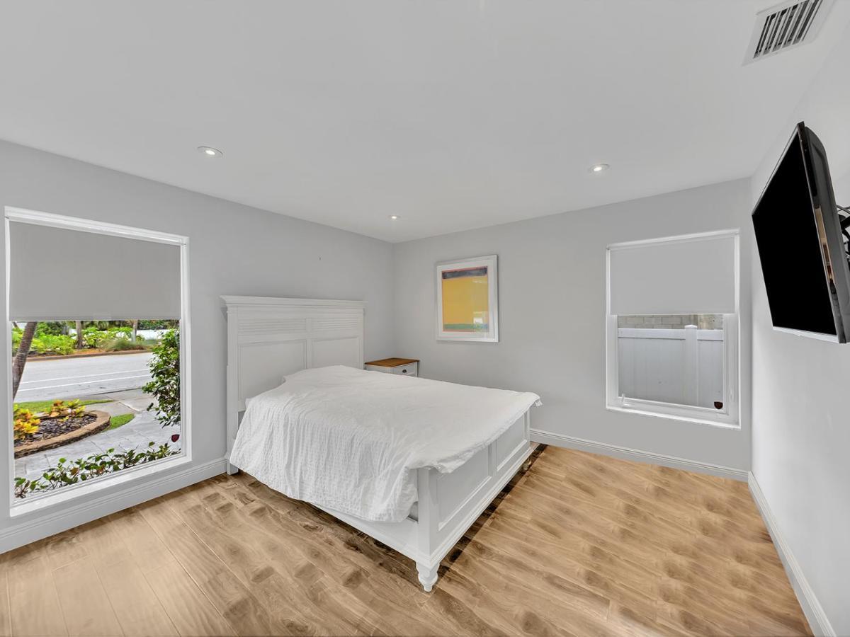Supervilla - 3Br/2Ba - Pool - Walk To Beach ハリウッド エクステリア 写真