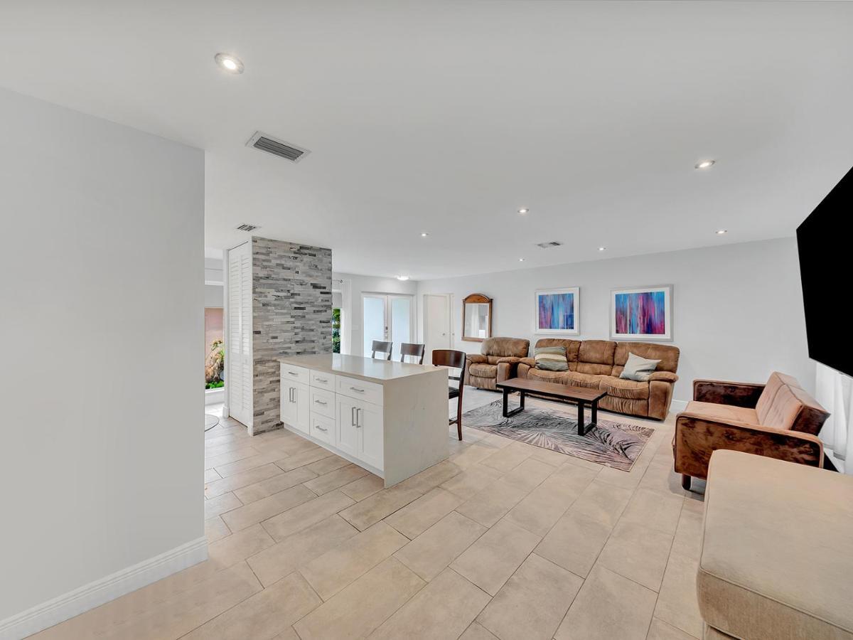 Supervilla - 3Br/2Ba - Pool - Walk To Beach ハリウッド エクステリア 写真