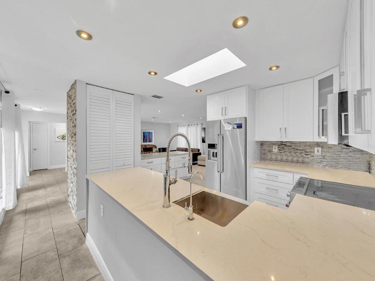 Supervilla - 3Br/2Ba - Pool - Walk To Beach ハリウッド エクステリア 写真