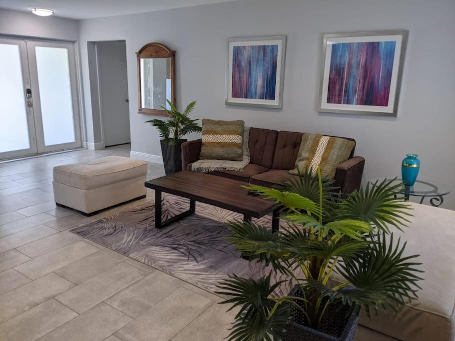 Supervilla - 3Br/2Ba - Pool - Walk To Beach ハリウッド エクステリア 写真